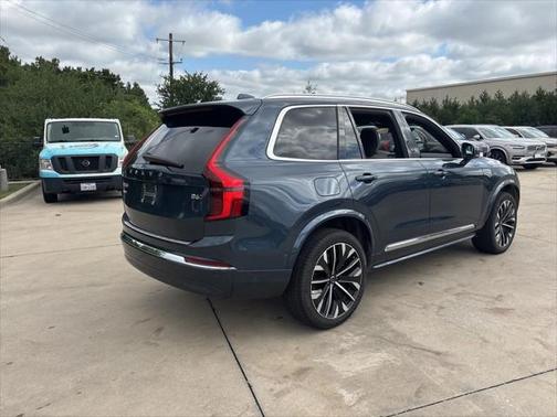 2025 Volvo XC90 B6 Plus 6-Seater