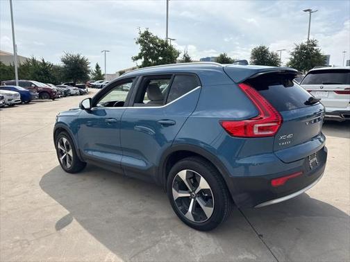 2023 Volvo XC40 B5 Plus Bright Theme