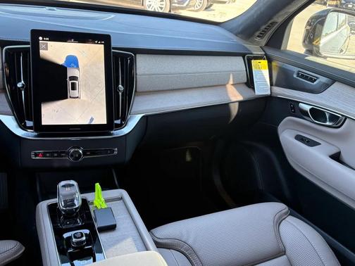 2026 Volvo XC90 B5 Ultra 7-Seater