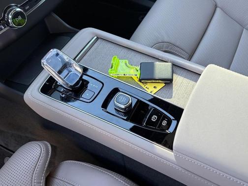 2026 Volvo XC90 B5 Ultra 7-Seater