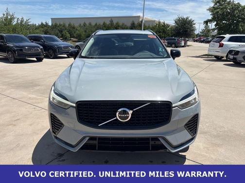 Vapour Grey Metallic 2025 Volvo XC60 B5 AWD
