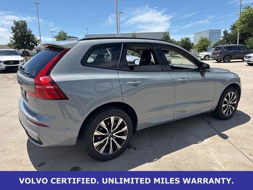 Vapour Grey Metallic 2025 Volvo XC60 B5 AWD