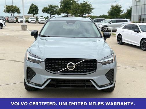 Vapour Grey Metallic 2025 Volvo XC60 B5 AWD