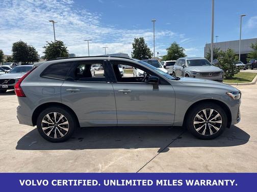Vapour Grey Metallic 2025 Volvo XC60 B5 AWD