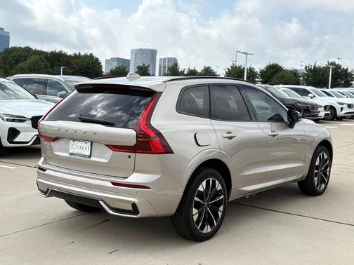 2026 Volvo XC60 B5 Plus