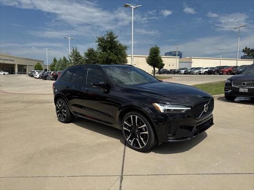 2023 Volvo XC60 B5 Ultimate Dark Theme