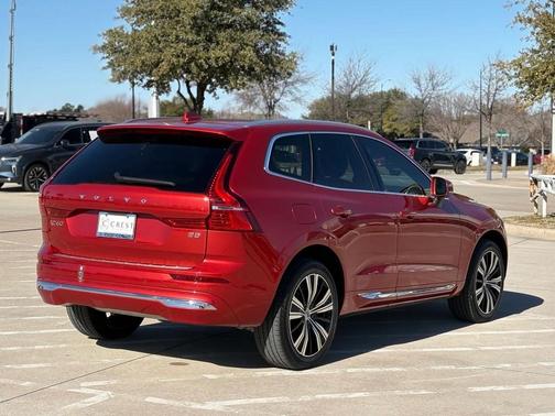 2023 Volvo XC60 B5 Plus Bright Theme