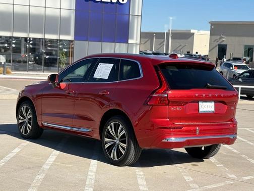 2023 Volvo XC60 B5 Plus Bright Theme