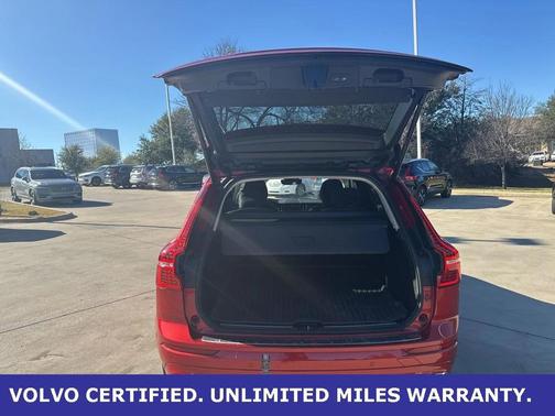 2023 Volvo XC60 B5 Plus Bright Theme