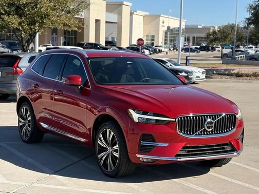 2023 Volvo XC60 B5 Plus Bright Theme