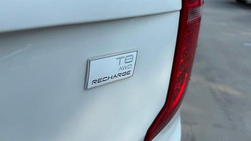 Crystal White 2024 Volvo XC90 Recharge Plug-In Hybrid Ultimate