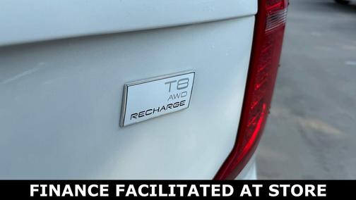 Crystal White Metallic 2024 Volvo XC90 Recharge Plug-In Hybrid Ultimate