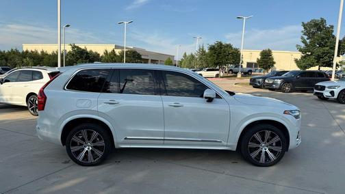 Crystal White 2024 Volvo XC90 Recharge Plug-In Hybrid Ultimate
