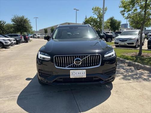 2022 Volvo XC90 T6 Momentum