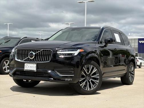2022 Volvo XC90 T6 Momentum