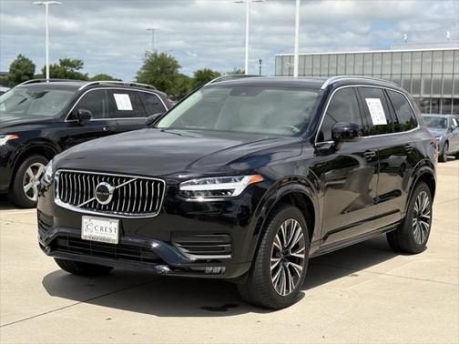2022 Volvo XC90 T6 Momentum
