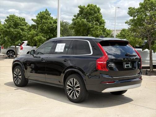 2022 Volvo XC90 T6 Momentum