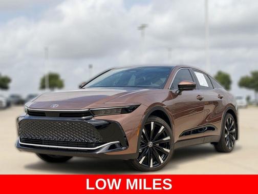 Bronze Age Black 2025 Toyota Crown Platinum
