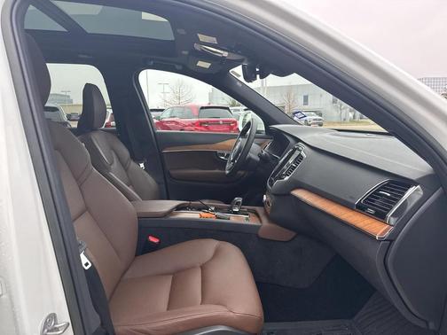 2023 Volvo XC90 B6 Plus 7-Seater