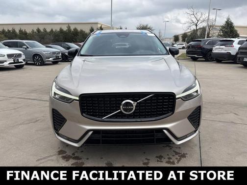 2025 Volvo XC60 B5 Plus