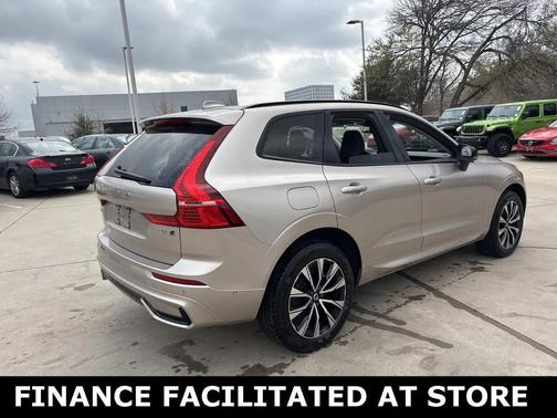 2025 Volvo XC60 B5 Plus