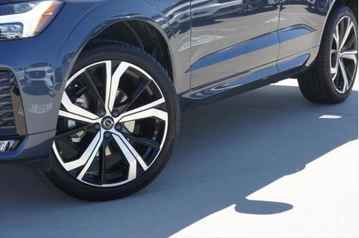 2025 Volvo XC60 B5 Ultra