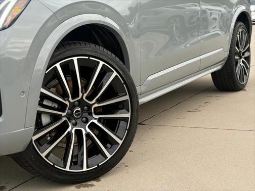 2026 Volvo XC90 B6 Ultra Dark Theme 7-Seater
