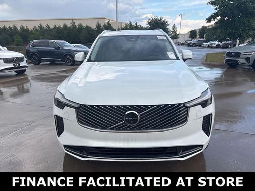Crystal White Metallic 2025 Volvo XC90 B6 Plus 7-Seater