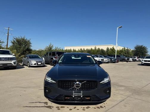 2025 Volvo S60 B5 AWD