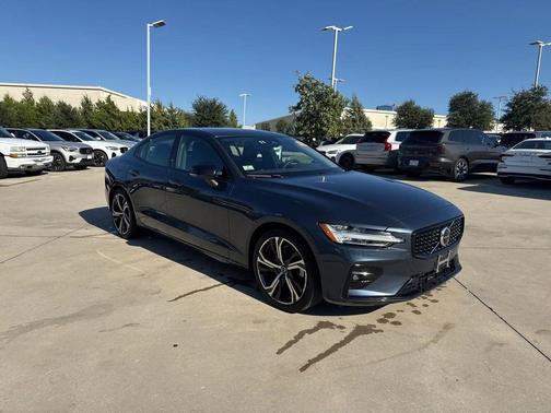 2025 Volvo S60 B5 AWD