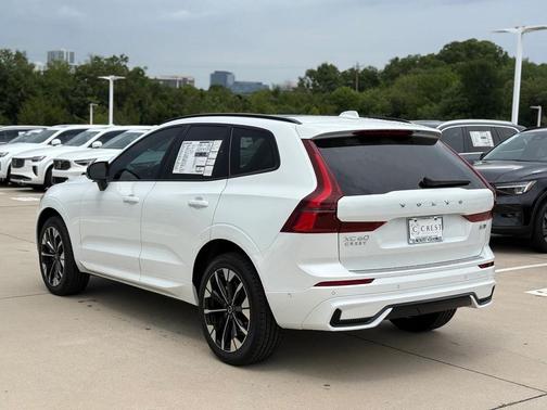 2026 Volvo XC60 B5 Plus