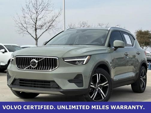 2025 Volvo XC40 B5 AWD