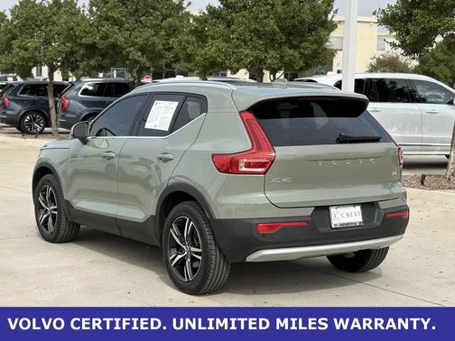 2025 Volvo XC40 B5 AWD
