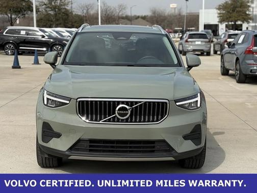 2025 Volvo XC40 B5 AWD