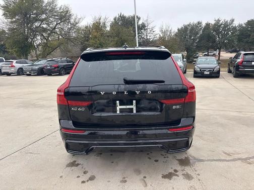2025 Volvo XC60 B5 Plus