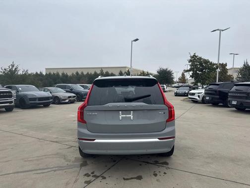 2025 Volvo XC90 B6 Plus 7-Seater