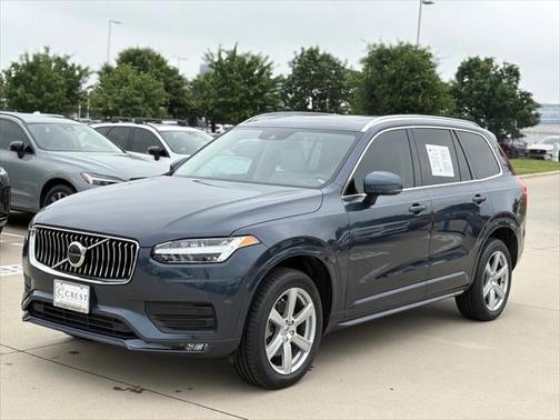2022 Volvo XC90 T6 Momentum