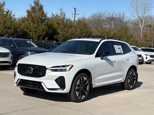 2026 Volvo XC60 B5 Plus