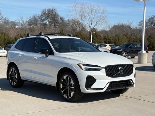 2026 Volvo XC60 B5 Plus