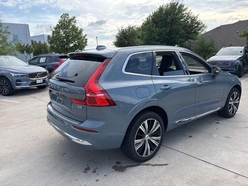2023 Volvo XC60 B5 Plus Bright Theme