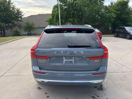 2023 Volvo XC60 B5 Plus Bright Theme