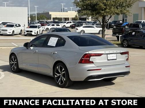 2025 Volvo S60 B5 AWD