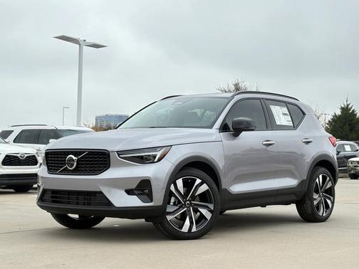 2026 Volvo XC40 B5 Ultra