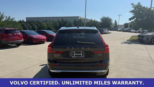 Platinum Gray Metallic 2023 Volvo XC60 B5 Plus Bright Theme
