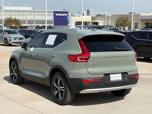 2025 Volvo XC40 B5 AWD