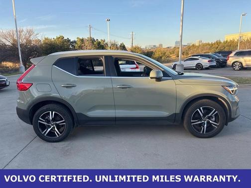 2025 Volvo XC40 B5 AWD