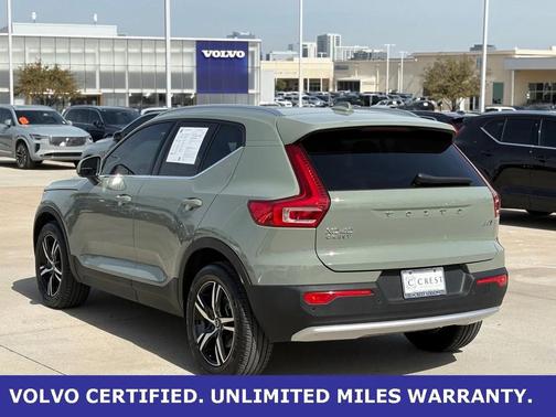 2025 Volvo XC40 B5 AWD