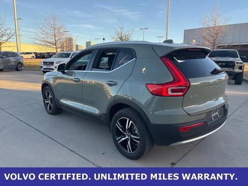 2025 Volvo XC40 B5 AWD