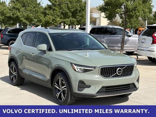 2025 Volvo XC40 B5 AWD