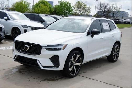 2025 Volvo XC60 B5 Ultra